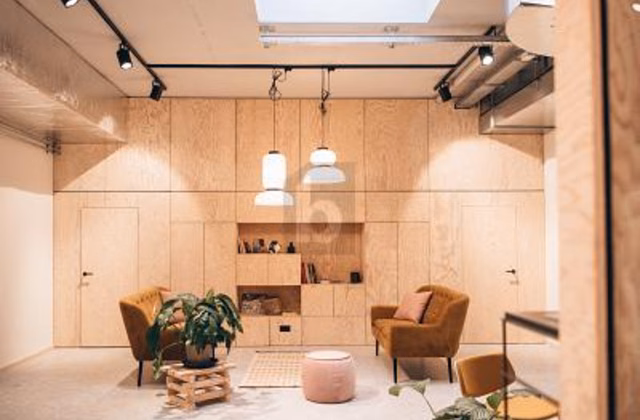 UFFICIO PRIVATO ARREDATO IN SPAZIO COWORKING