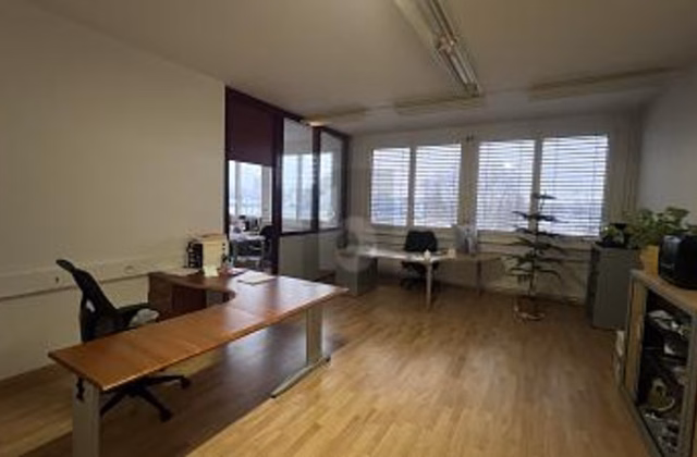 LUMINOSO, CENTRALE, FUNZIONALE, POLIVALENTE