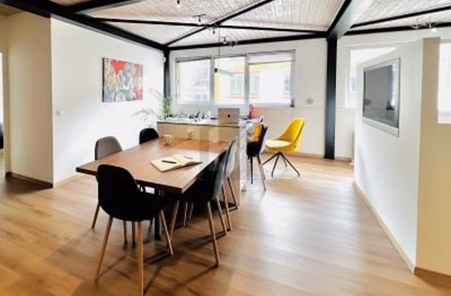 MODERN AND INSPIRING WORKSPACE