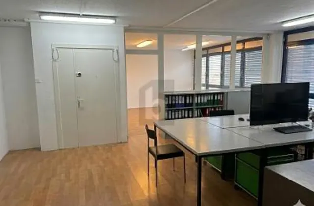 WORKSPACE IN ARTISANAL/INDUSTRIAL AREA FOR SUBLEASE