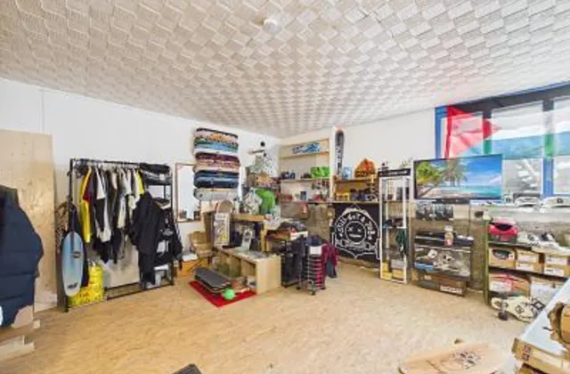 Sunny studio with good access