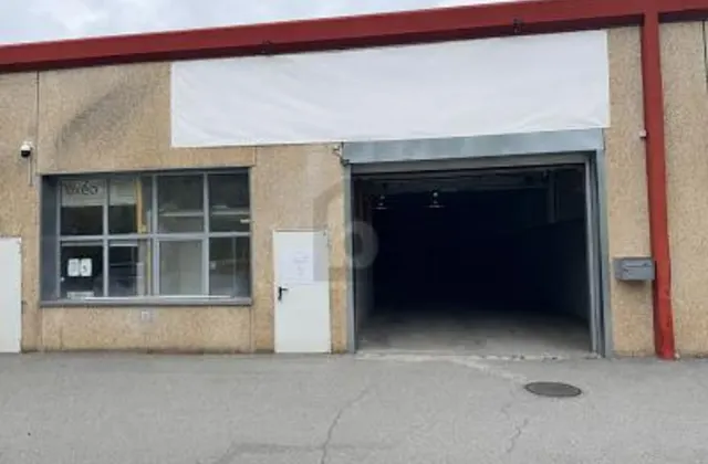 HALLE ARTISANALE AVEC VISIBILITÉ AUTOROUTE