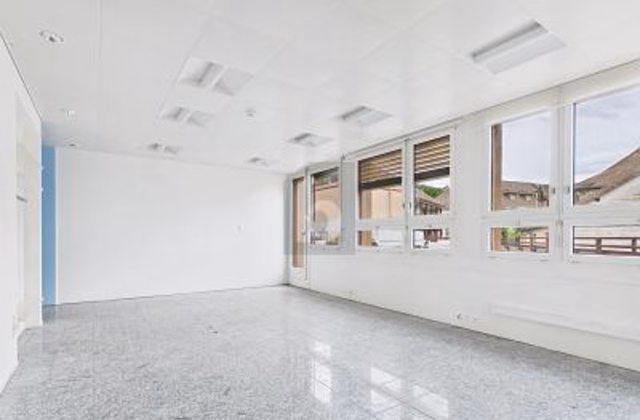 SPACIEUX À UN EMPLACEMENT IDÉAL