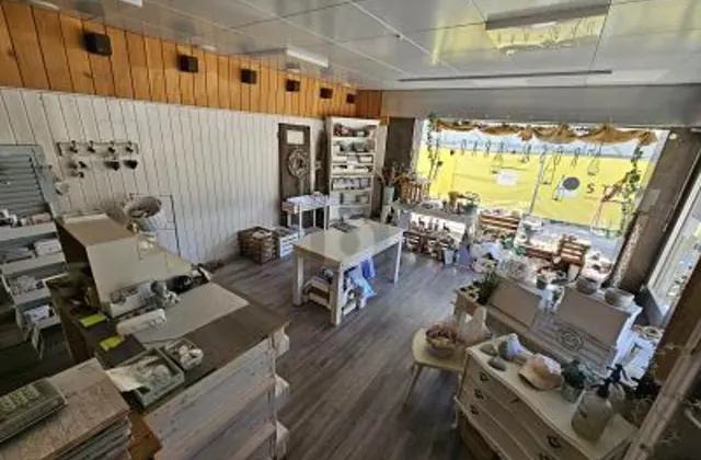 Impressive retail space with plenty of natural light