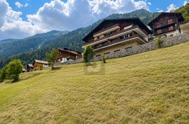 MAGNIFIQUE TERRAIN DANS UN CADRE NATUREL