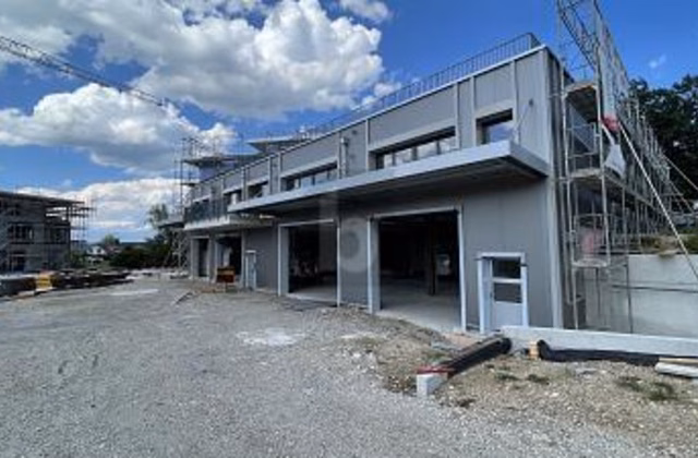 Sur-mesure avec portes hautes de 3,52 m