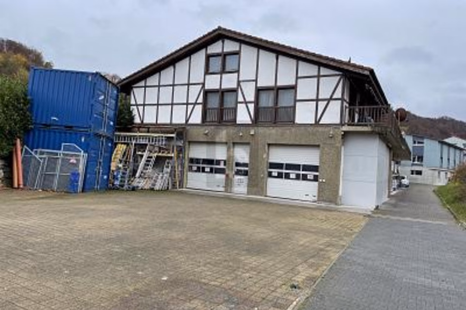 BUREAU, ENTREPÔT AVEC DEUX APPARTEMENTS, 4422 Arisdorf, Basel-Landschaft, CH