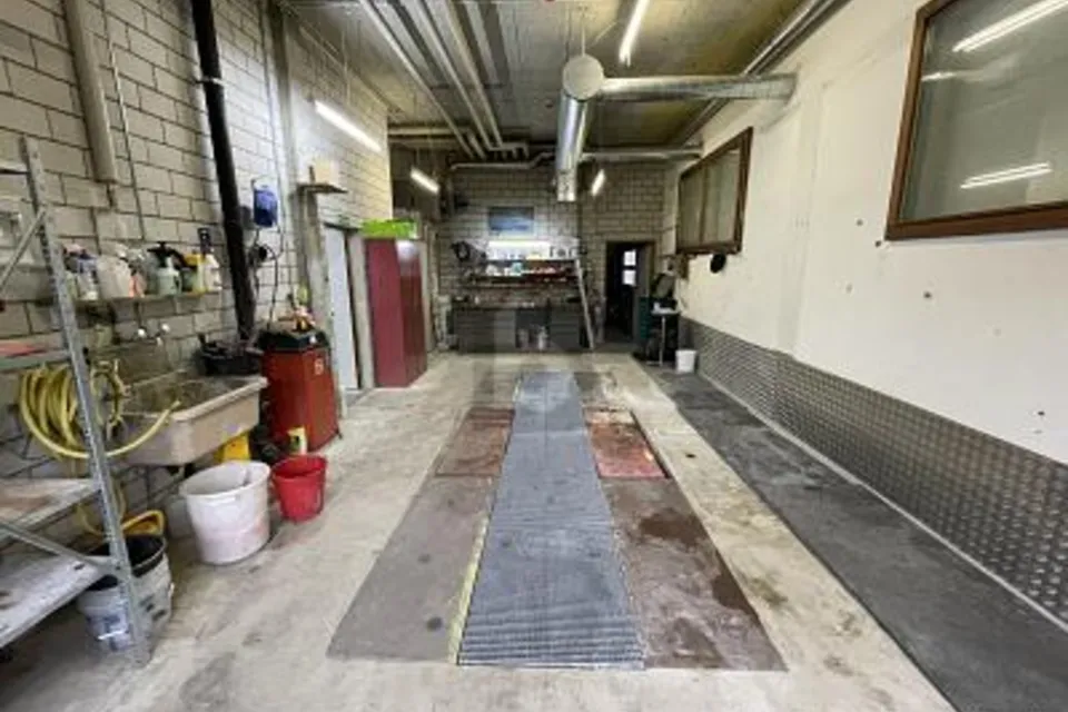 BÜRO, LAGER MIT ZWEI WOHNUNGEN, 4422 Arisdorf, Basel-Landschaft, CH