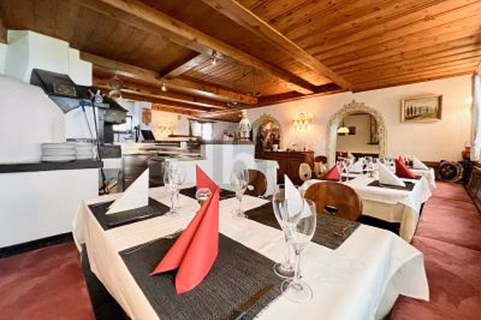 EMPLACEMENT DE CHOIX AVEC POTENTIEL POUR APPARTEMENTS DE VACANCES, 7031 Laax GR, Grisons, CH
