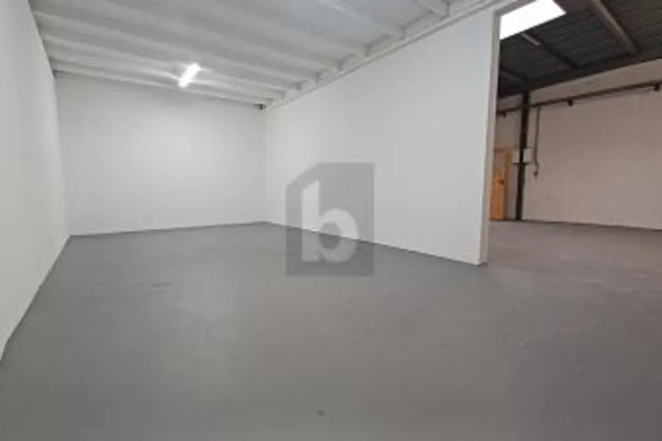 Surface de stockage avec de nombreuses possibilités d'utilisation, 5275 Etzgen, Aargau, CH