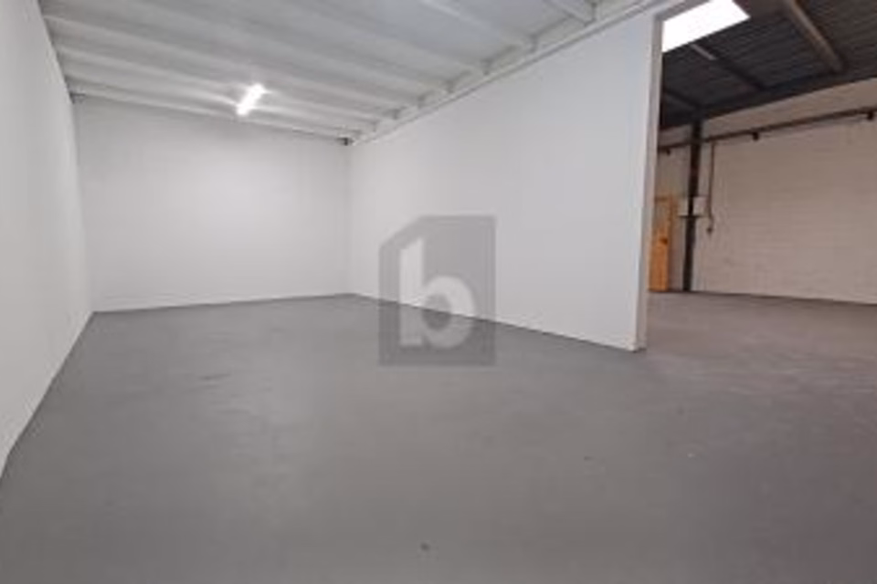 Surface de stockage avec de nombreuses possibilités d'utilisation, 5275 Etzgen, Aargau, CH