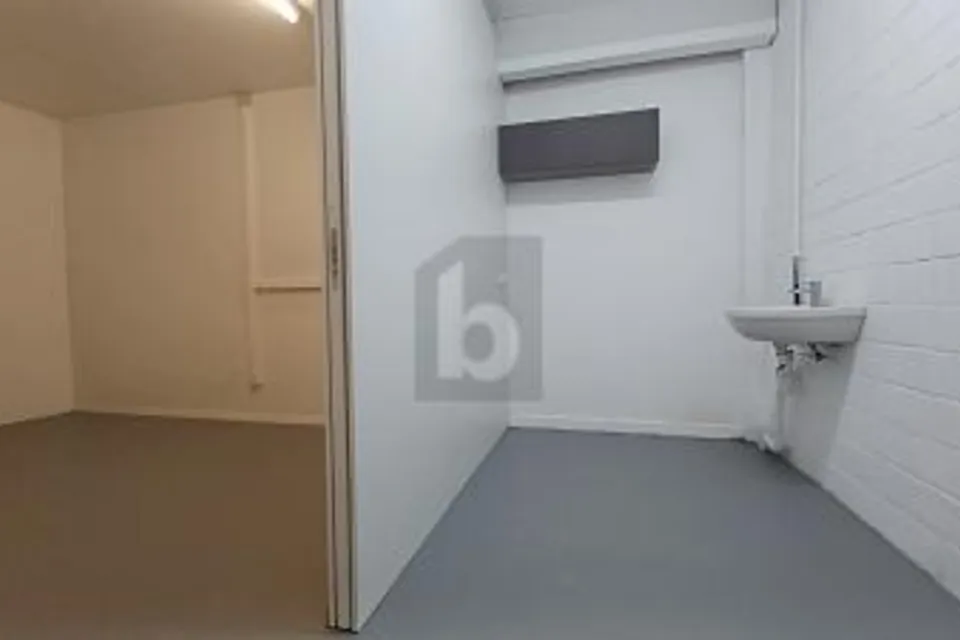 Surface de stockage avec de nombreuses possibilités d'utilisation, 5275 Etzgen, Aargau, CH