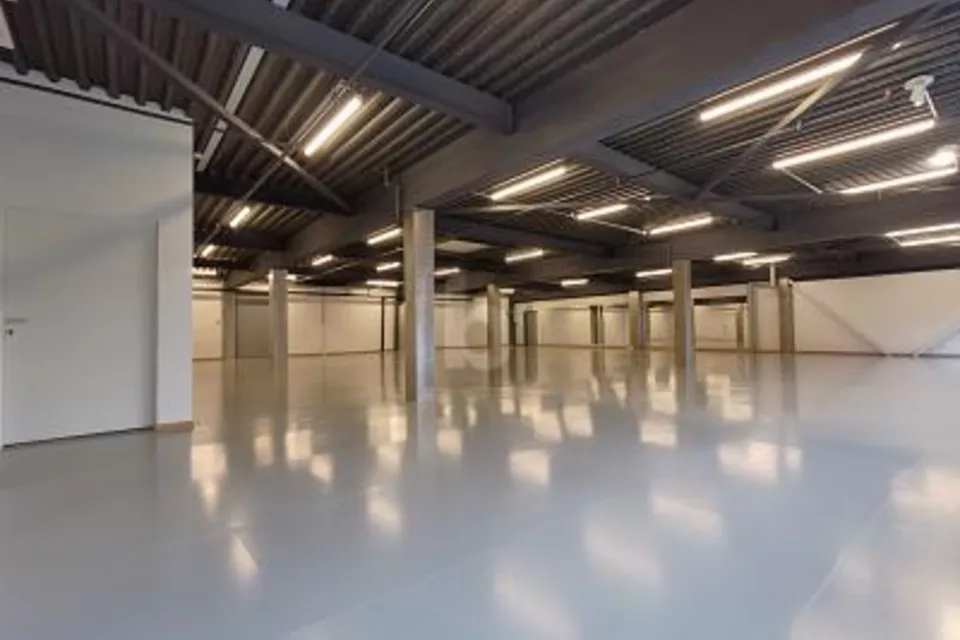LOCALE MULTIFUNZIONALE - UFFICIO / MAGAZZINO / PRODUZIONE, 8630 Rüti ZH, Zurich, CH