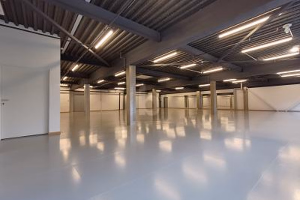 LOCALE MULTIFUNZIONALE - UFFICIO / MAGAZZINO / PRODUZIONE, 8630 Rüti ZH, Zurich, CH