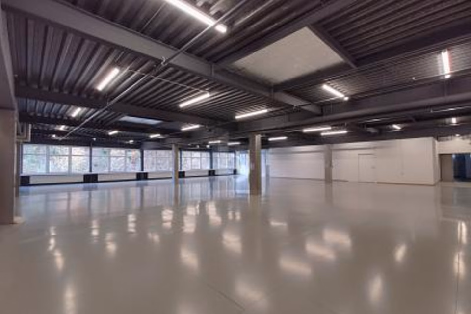 LOCALE MULTIFUNZIONALE - UFFICIO / MAGAZZINO / PRODUZIONE, 8630 Rüti ZH, Zurich, CH
