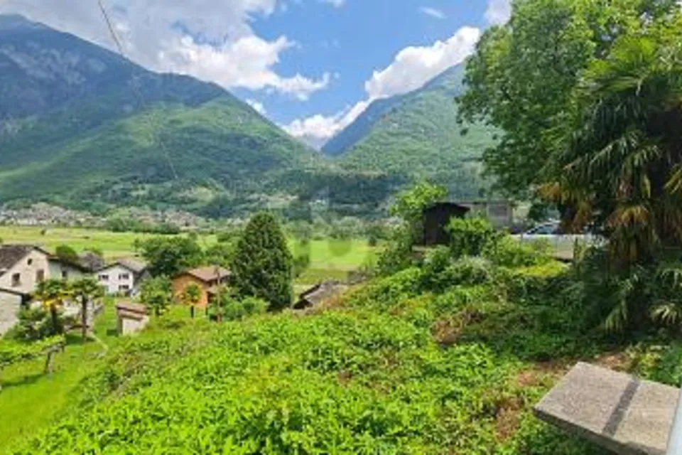 Terrain constructible en position ensoleillée avec vue dégagée, 6714 Semione, Ticino, CH