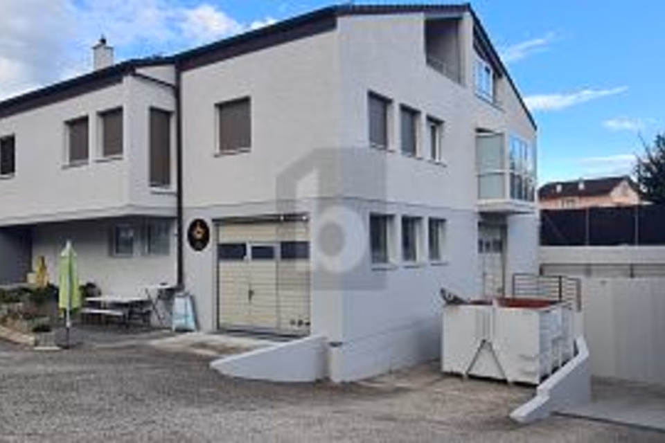 SALLE DE SPORT MULTIFONCTIONS, 1305 Penthalaz, Vaud, CH
