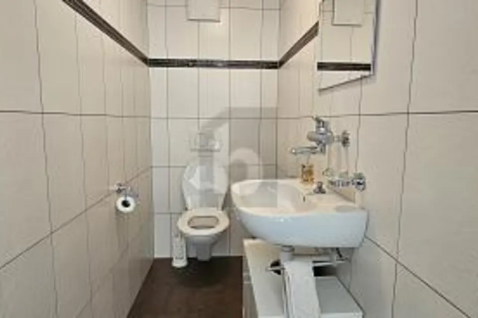 AU CENTRE VILLE IDÉALEMENT SITUÉE, 2300 La Chaux-de-Fonds, Neuchâtel, CH