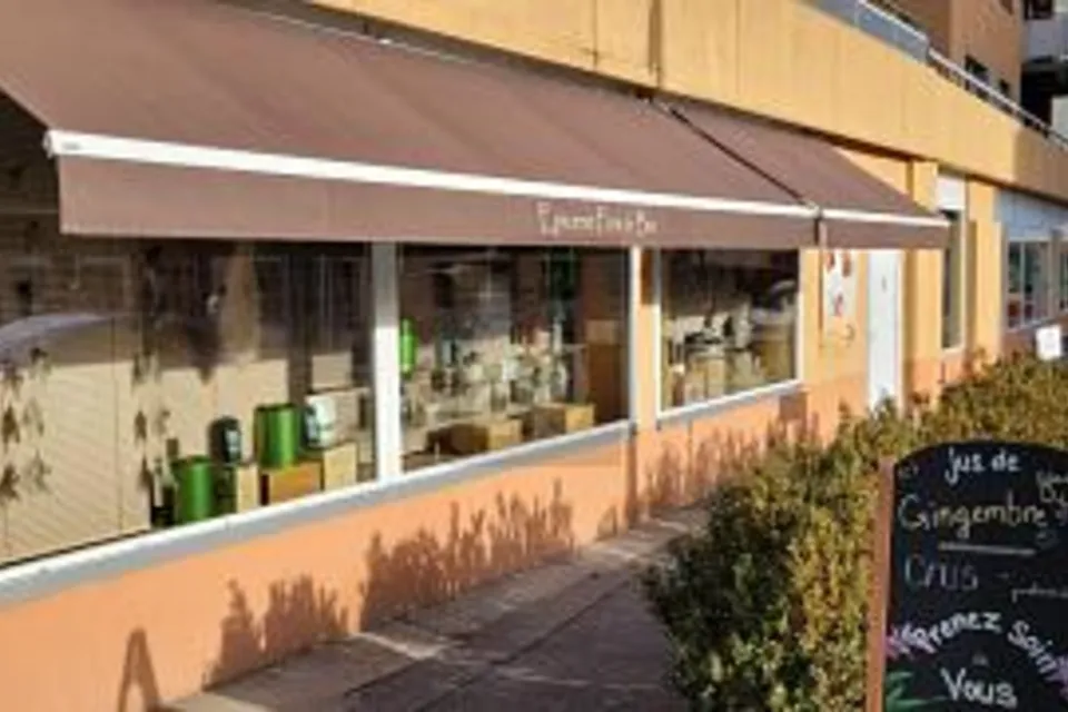 EPICERIA RISTRUTTURATA, MODERNA, SPAZIOSA, CENTRALE, 1610 Oron-la-Ville, Vaud, CH
