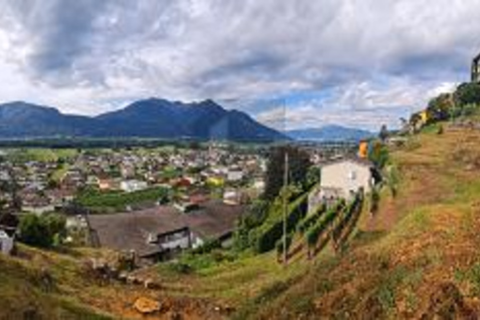 ENSOLEILLÉ ET CALME AVEC VUE, 6516 Cugnasco, Ticino, CH