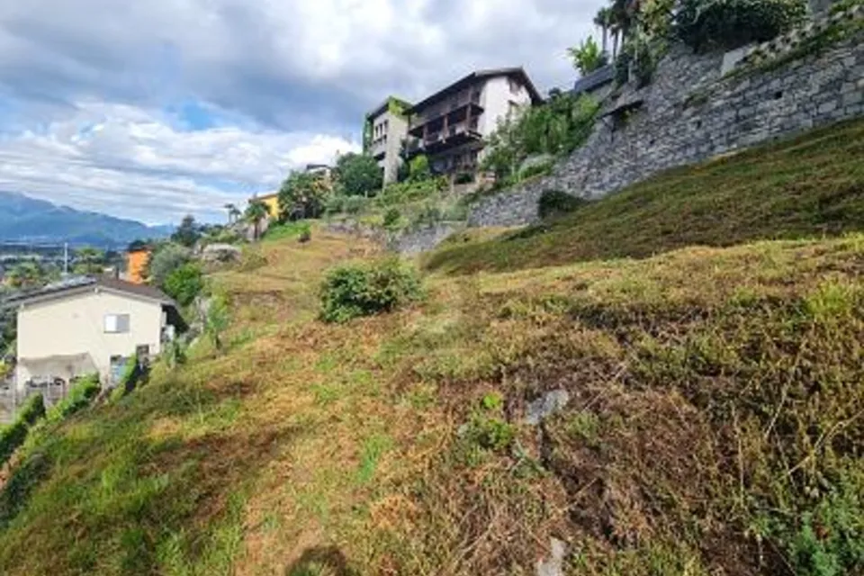 ENSOLEILLÉ ET CALME AVEC VUE, 6516 Cugnasco, Ticino, CH