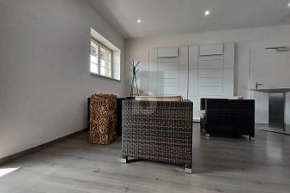 IDEALE LAGE MIT VIELEN NUTZUNGSMÖGLICHKEITEN, 5275 Etzgen, Aargau, CH