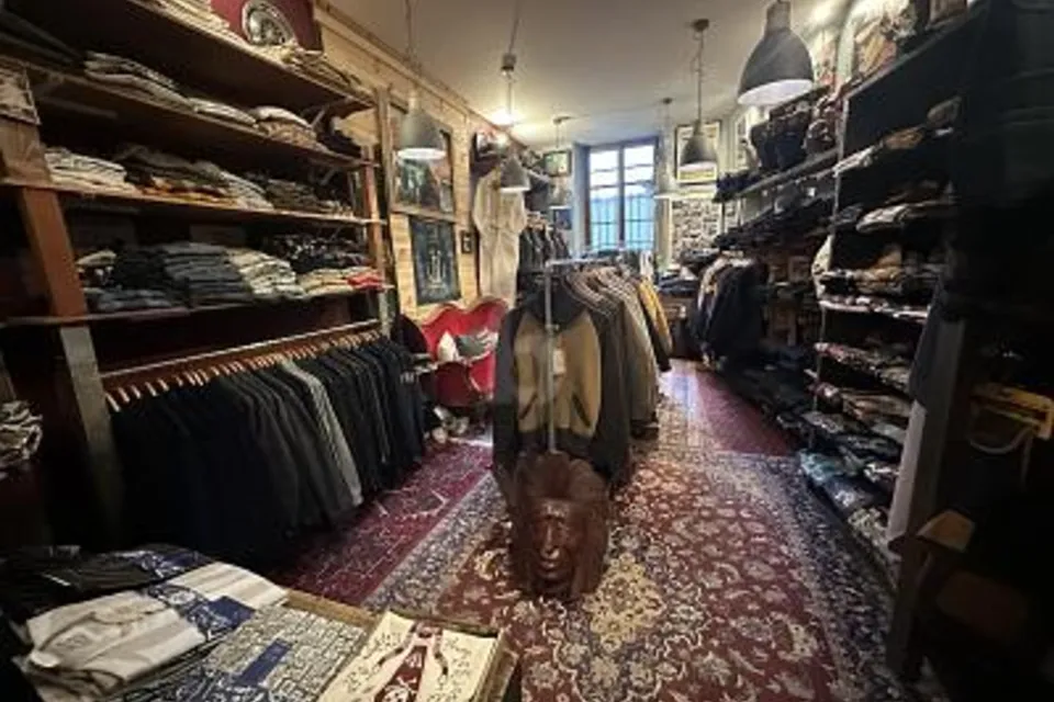 NEGOZIO DI ABBIGLIAMENTO A EAUX-VIVES, 1207 Genève, Geneva, CH