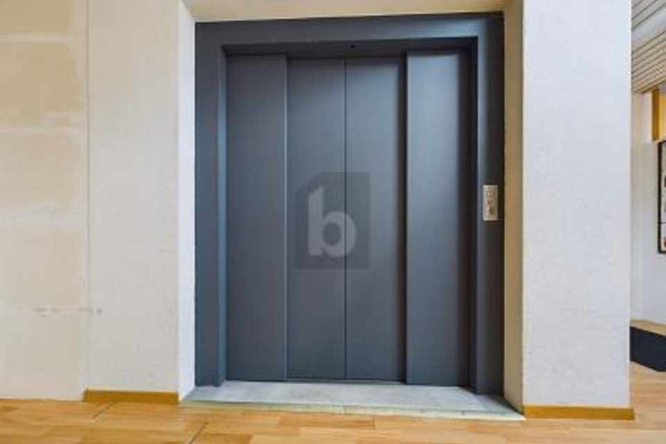 CENTRALE CON DIVERSE POSSIBILITÀ DI UTILIZZO, 3422 Kirchberg BE, Bern, CH