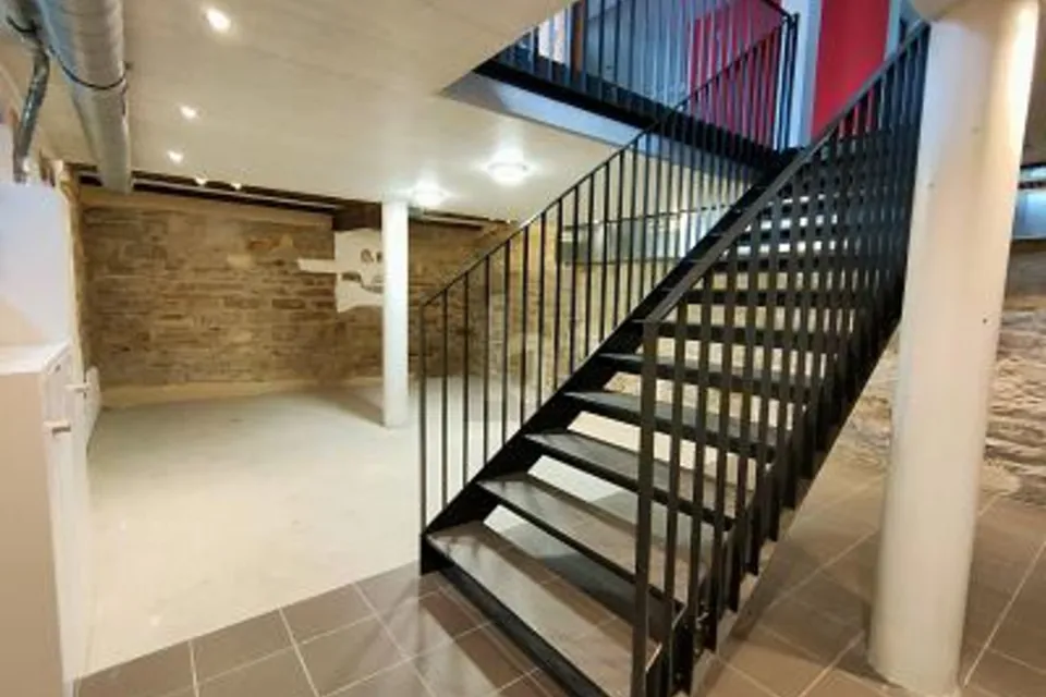 IDÉAL POUR SALON DE COIFFURE OU INSTITUT DE BEAUTÉ, CENTRAL, 8212 Neuhausen am Rheinfall, Schaffhausen, CH