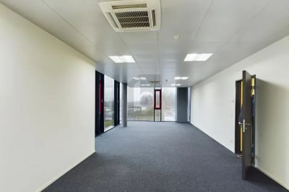 ESPACES MODERNES ET LUMINEUX, 7013 Domat/Ems, Grisons, CH