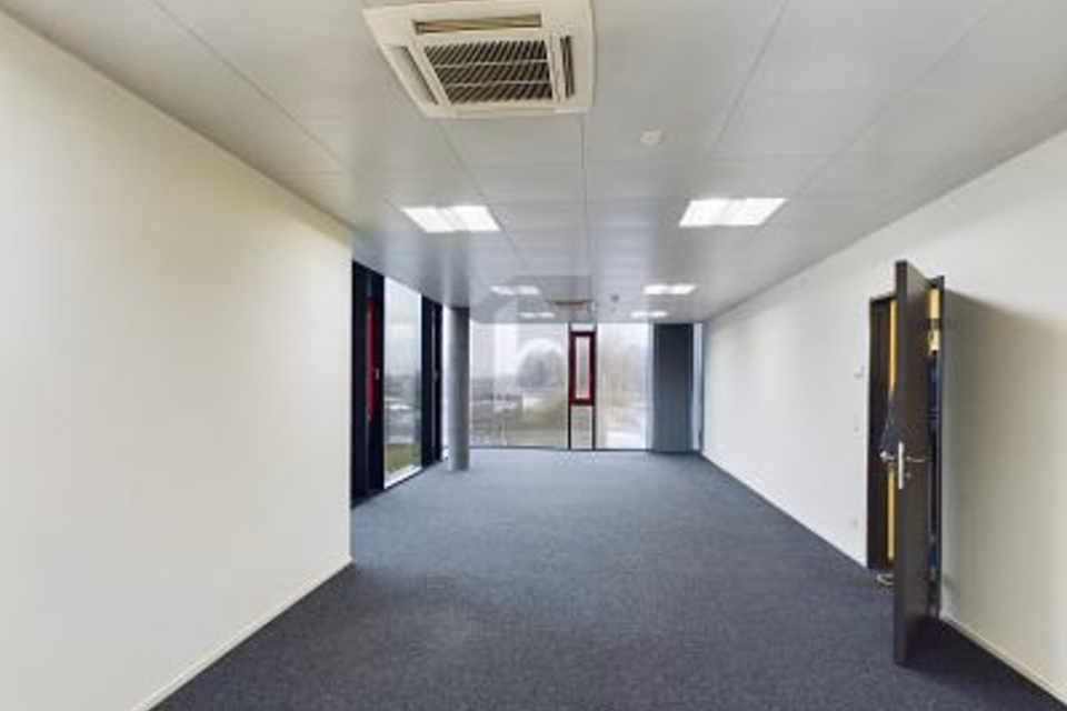 ESPACES MODERNES ET LUMINEUX, 7013 Domat/Ems, Grisons, CH