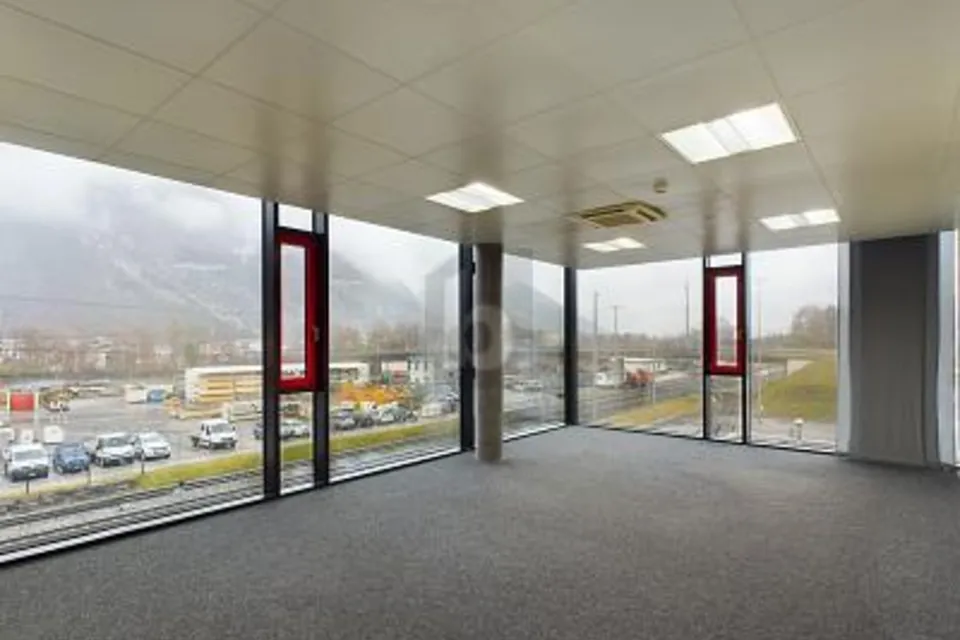 ESPACES MODERNES ET LUMINEUX, 7013 Domat/Ems, Grisons, CH