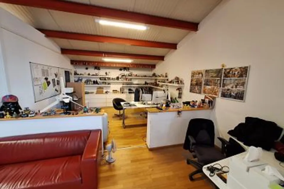 LOCALE COMMERCIALE DINAMICO, ZONA PROSPERA, 1219 Le Lignon, Geneva, CH