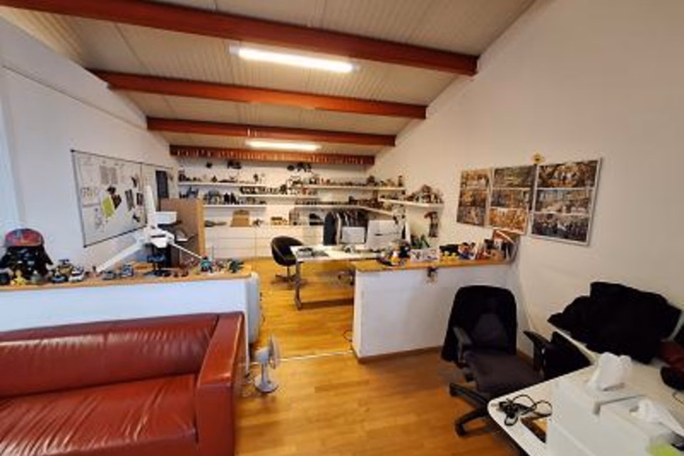 LOCALE COMMERCIALE DINAMICO, ZONA PROSPERA, 1219 Le Lignon, Geneva, CH