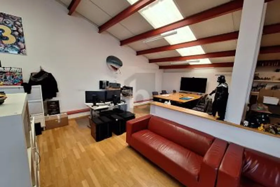 LOCALE COMMERCIALE DINAMICO, ZONA PROSPERA, 1219 Le Lignon, Geneva, CH
