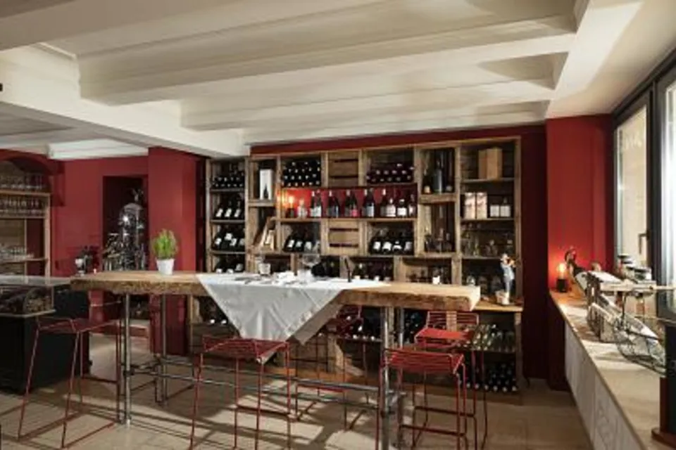 WUNDERSCHÖNER GASTRONOMISCHER RAUM, 2800 Delémont, Jura, CH