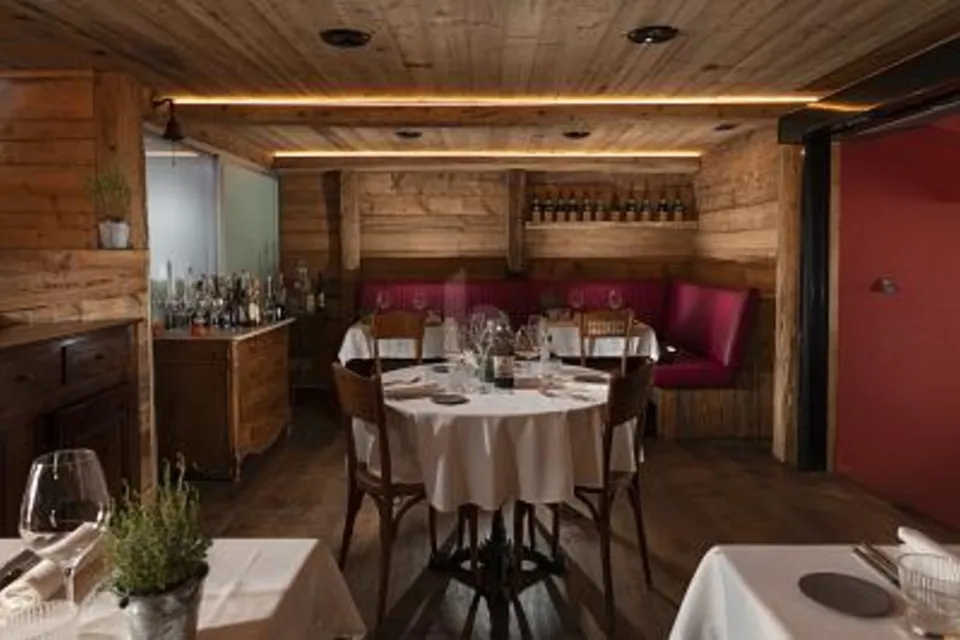 WUNDERSCHÖNER GASTRONOMISCHER RAUM, 2800 Delémont, Jura, CH