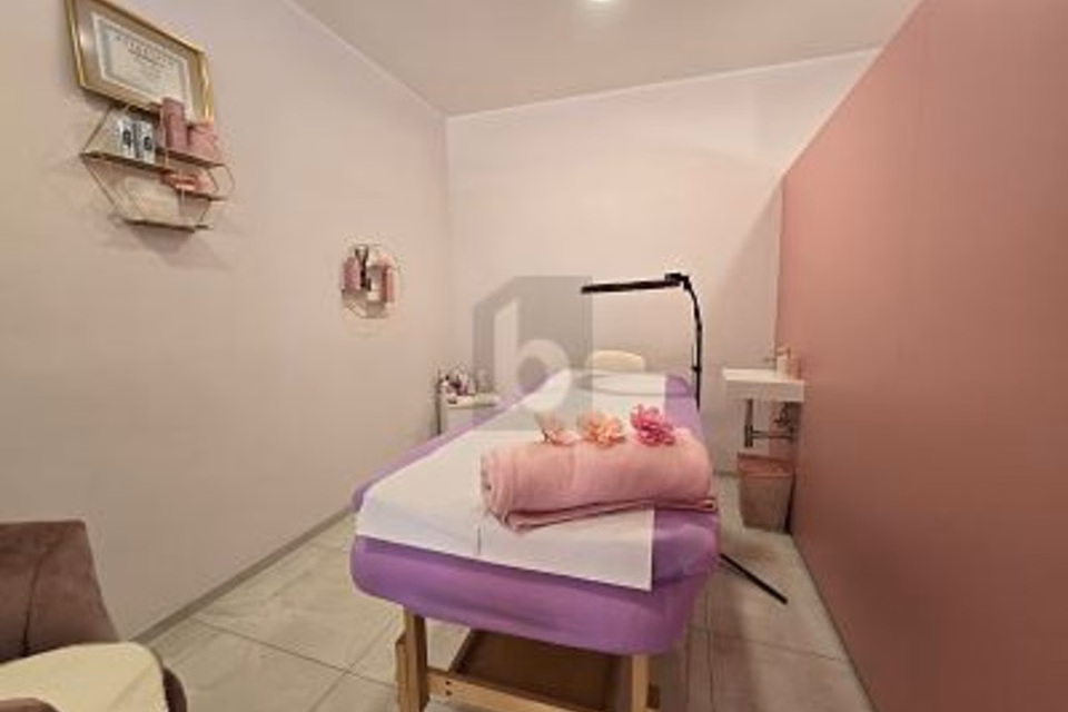 ACTIVITÉ BIEN ÉTABLIE EN POSITION CENTRALE AVEC VUE SUR LE LAC, 6900 Lugano, Ticino, CH