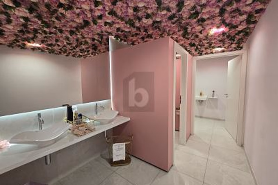 ACTIVITÉ BIEN ÉTABLIE EN POSITION CENTRALE AVEC VUE SUR LE LAC, 6900 Lugano, Ticino, CH
