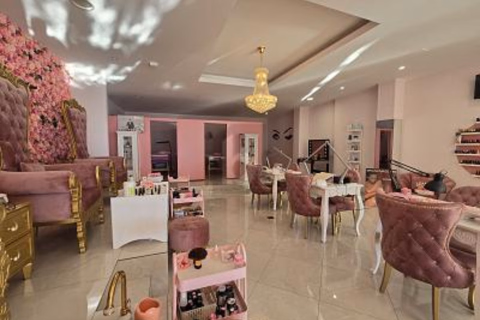 ACTIVITÉ BIEN ÉTABLIE EN POSITION CENTRALE AVEC VUE SUR LE LAC, 6900 Lugano, Ticino, CH