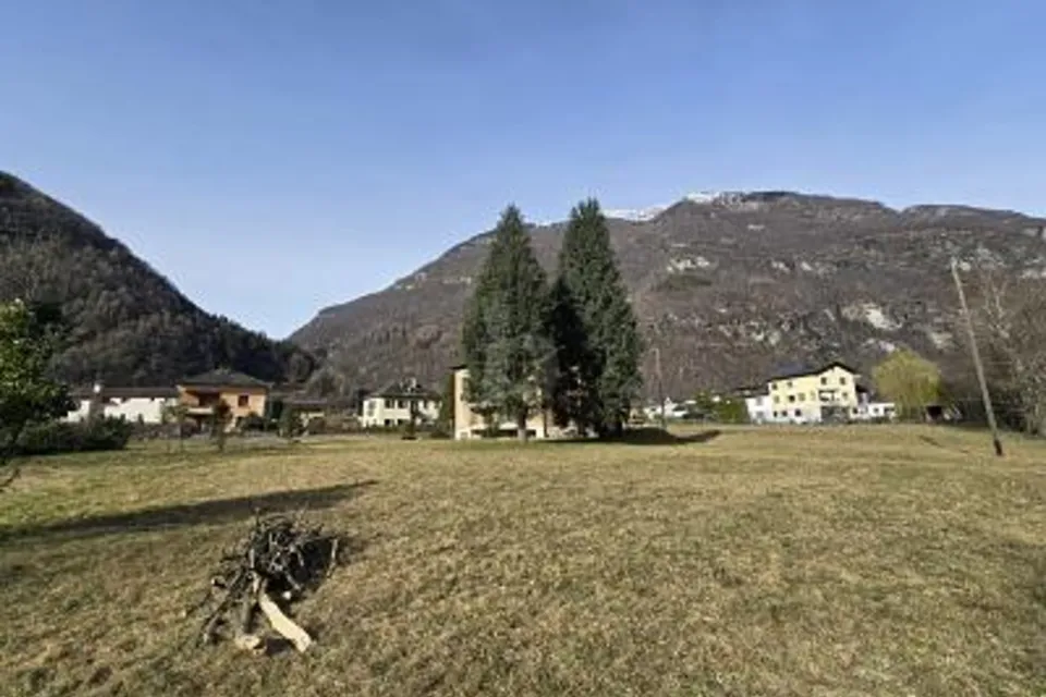 SPACIEUX ET ENSOLEILLÉ EN POSITION CALME, 6675 Cevio, Ticino, CH