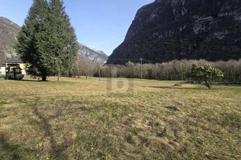 SPACIEUX ET ENSOLEILLÉ EN POSITION CALME, 6675 Cevio, Ticino, CH