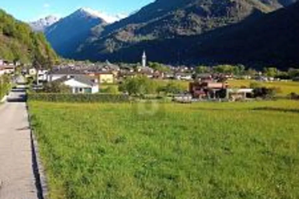 Terrain constructible à l'extrémité du village, avec une belle vue, 6677 Moghegno, Ticino, CH