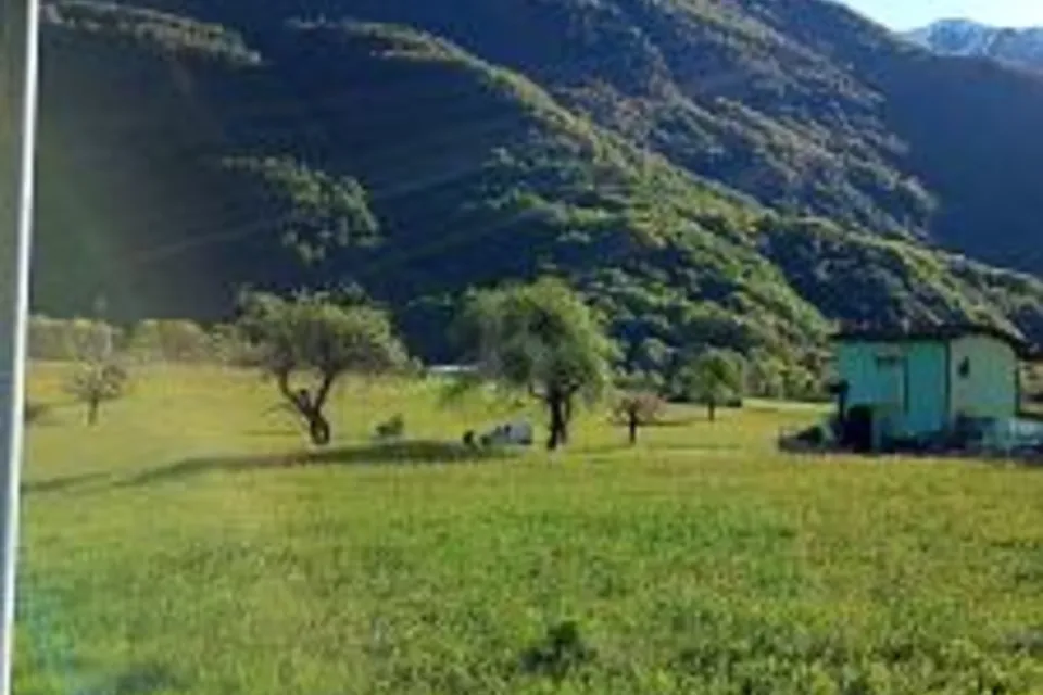 Terrain constructible à l'extrémité du village, avec une belle vue, 6677 Moghegno, Ticino, CH