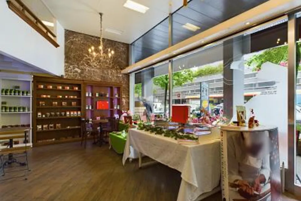 MAGNIFIQUE ET QUALITATIF, 1005 Lausanne, Vaud, CH