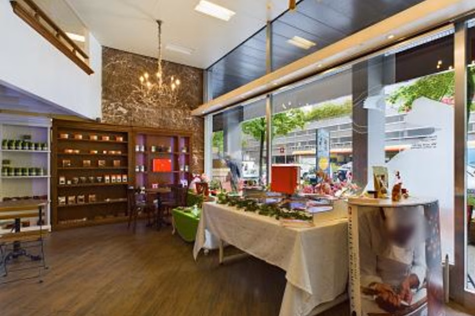 MAGNIFIQUE ET QUALITATIF, 1005 Lausanne, Vaud, CH