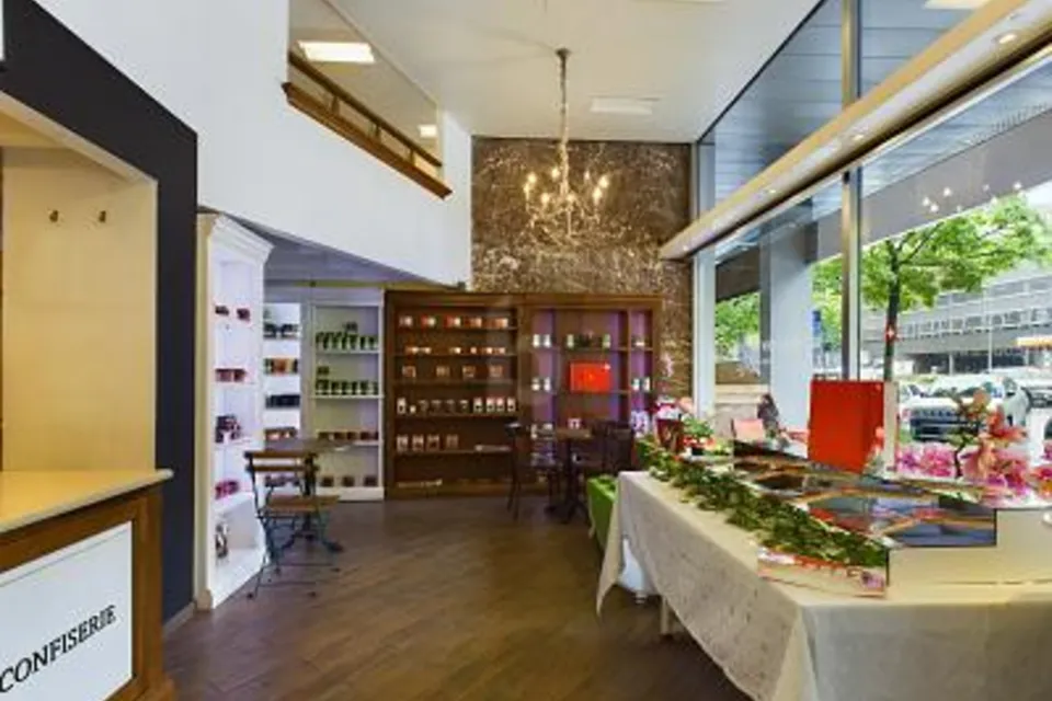 MAGNIFIQUE ET QUALITATIF, 1005 Lausanne, Vaud, CH
