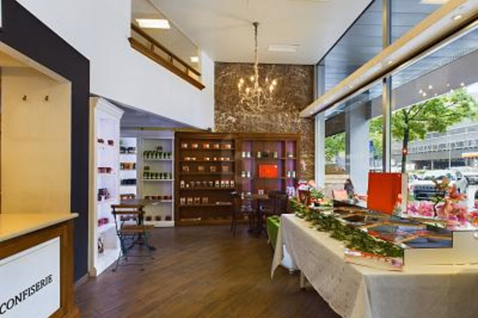 MAGNIFIQUE ET QUALITATIF, 1005 Lausanne, Vaud, CH