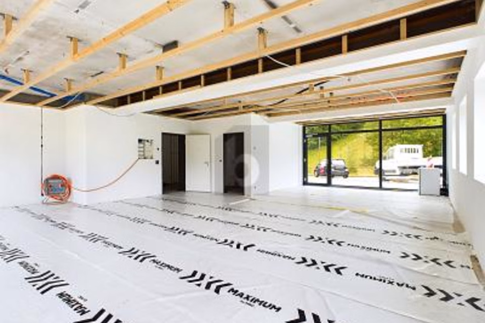 ESPACE POLYVALENT AVEC VITRINE, 4943 Oeschenbach, Bern, CH