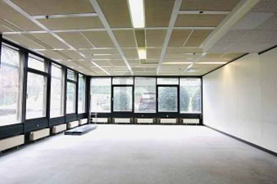UFFICIO LUMINOSO E SPAZIOSO, 1025 St-Sulpice VD, Vaud, CH